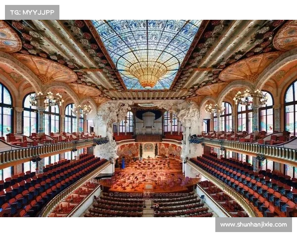 巴塞罗那足球艺术之美:传承与创新的完美融合 巴塞罗那足球艺术之美:传承与创新的完美融合